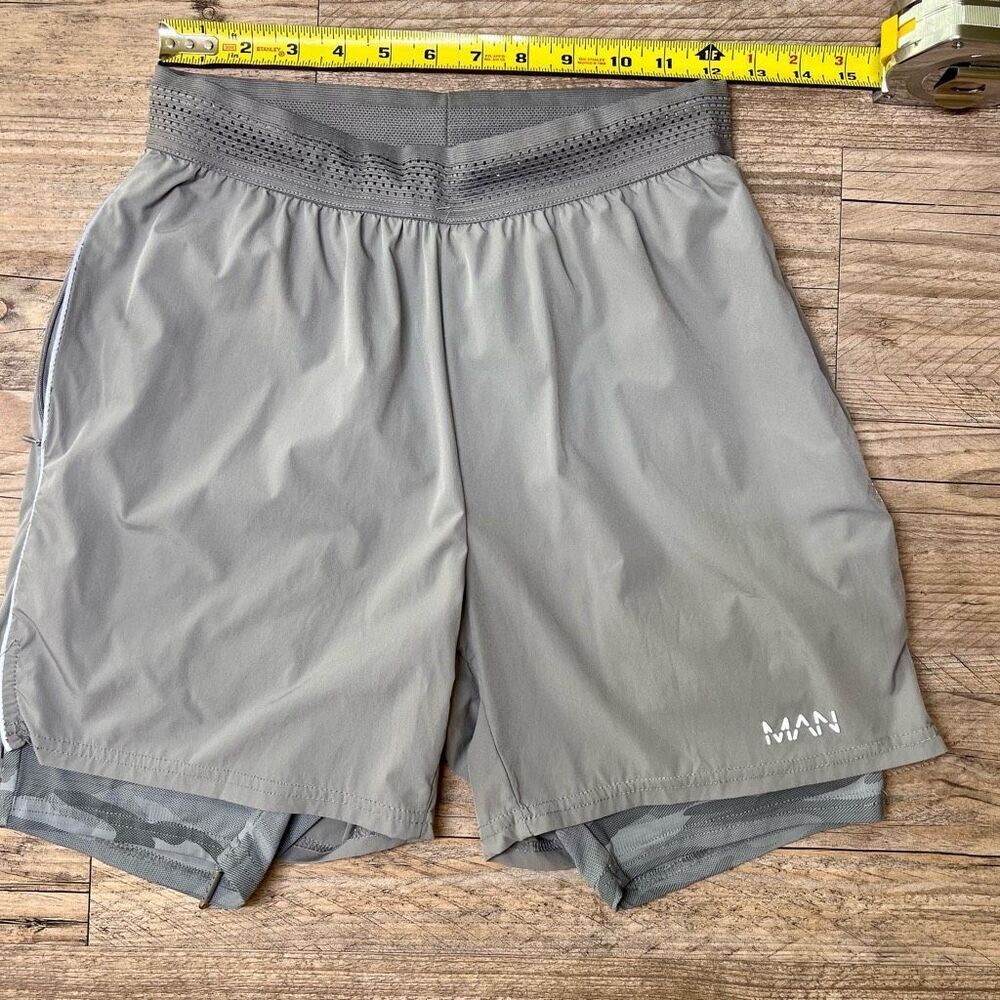 Boohoo Man Active Mens Gray Pull-On Camo 2 in 1 Running Shorts‎ Size Small
